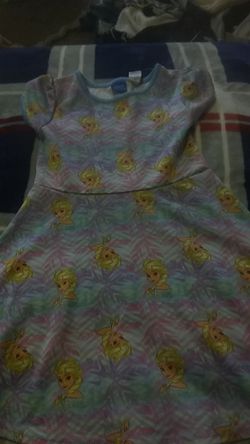 Pretty Elsa dress for the girls size small