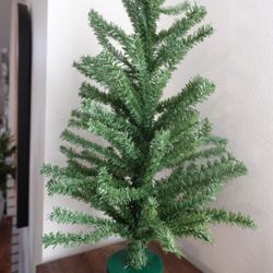 Mini Green Christmas Tree — Cute Holiday Decor 🎄