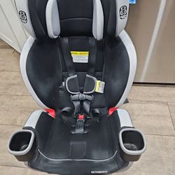  Graco  Toddler Car Seat Like New  279 .clean 