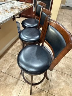 Bar stool