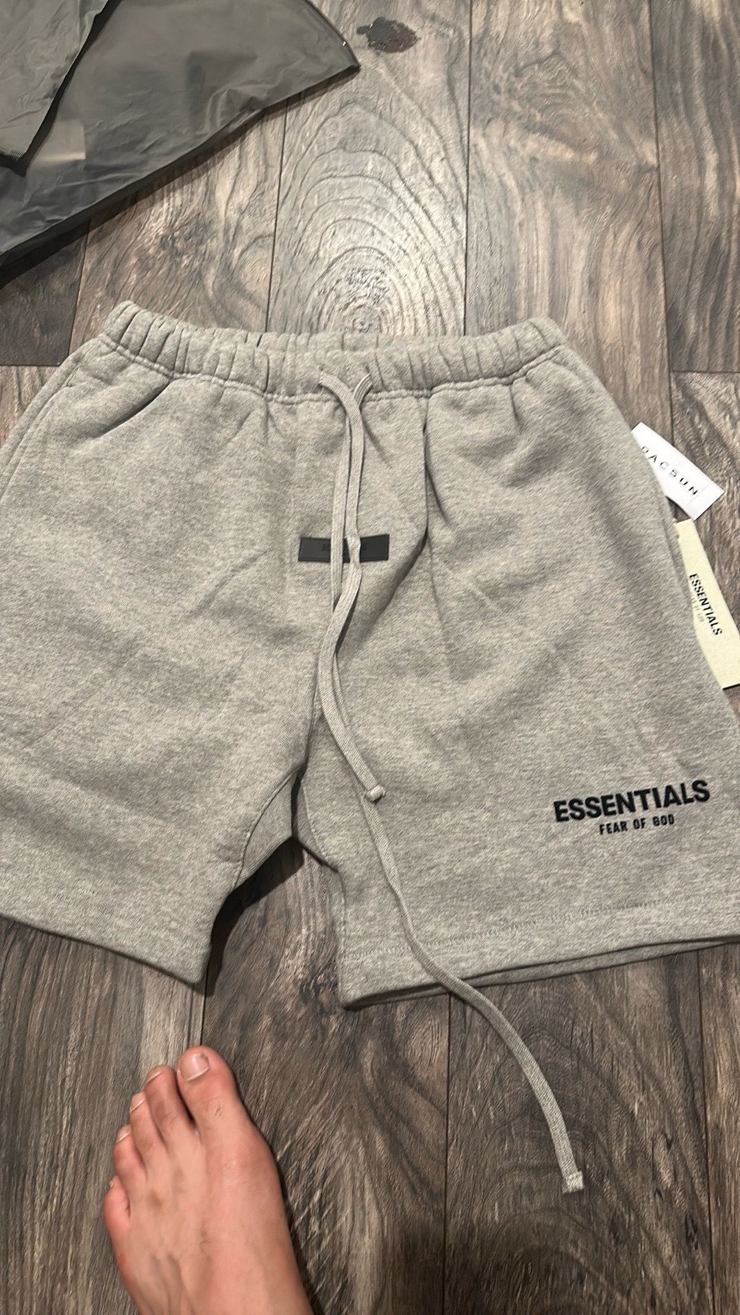 dark oatmeal essentials shorts