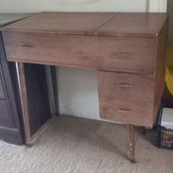 SEWING TABLE