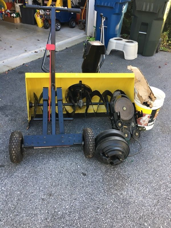John Deere 42”snowblower attachment for John Deere LT150,LT160,LT170 and LT180 tractors only.