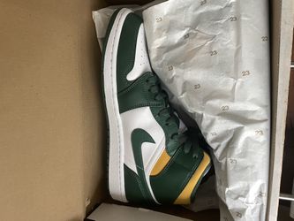 New Air Jordan 1 Mid 'Sonics'