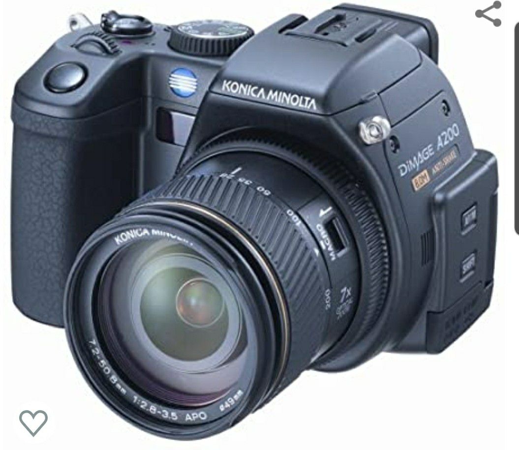 Konica Minolta Dimage A200 8MP Digital Camera with Anti-Shake 7x Optical Zoom With extra battery