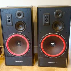 Cerwin Vega 15” 🔈 3-way Speakers….Strong Bass!