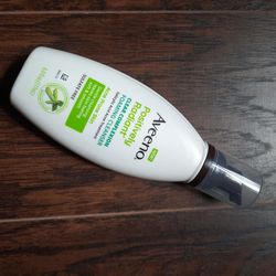 Aveeno Positively Radiant Foaming Cleanser