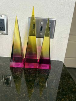 Set Of 3 Acrylic Pyramid Decor