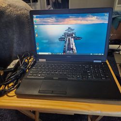 DELL 15.6" LAPTOP Core i7-6600U-2.80GHz, 256GB HD,WiFi,WebCam