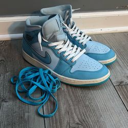 Nike Air Jordan 1 Mid SE 'Ice Blue'
