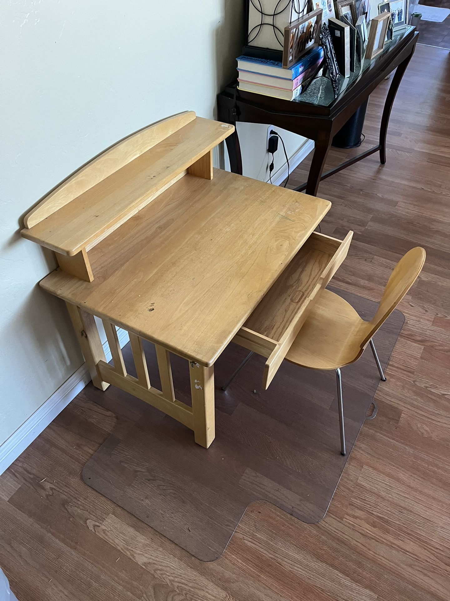 Toddler Desk. Little Tikes Brand.