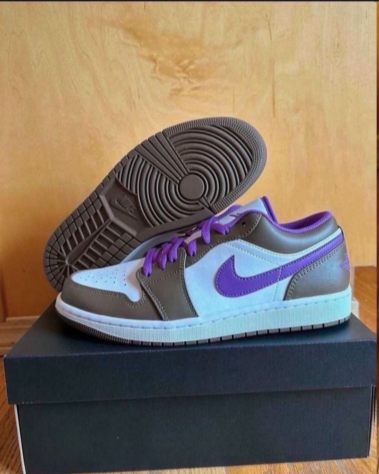 Air Jordan 1 Low Purple Mocha Palomino Wild Berry White 553558-215 Men's Size 9 Brand New
