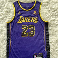 Lebron James Lakers Jersey SIZE M