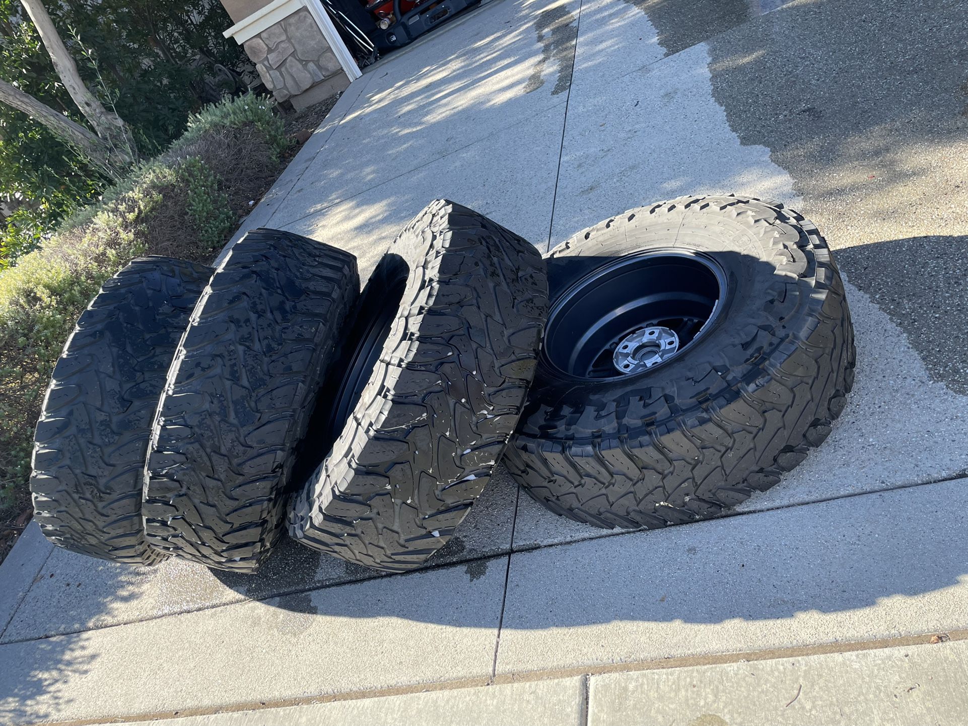 Toyo MT 37x12.50r17