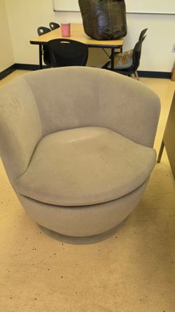 Swivel chair light gray