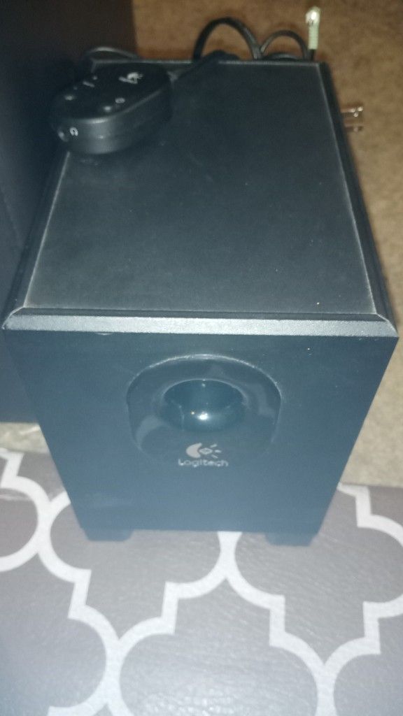 Computer Sound System Like New..