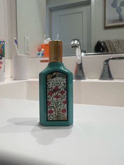 Gucci flora Jasmine