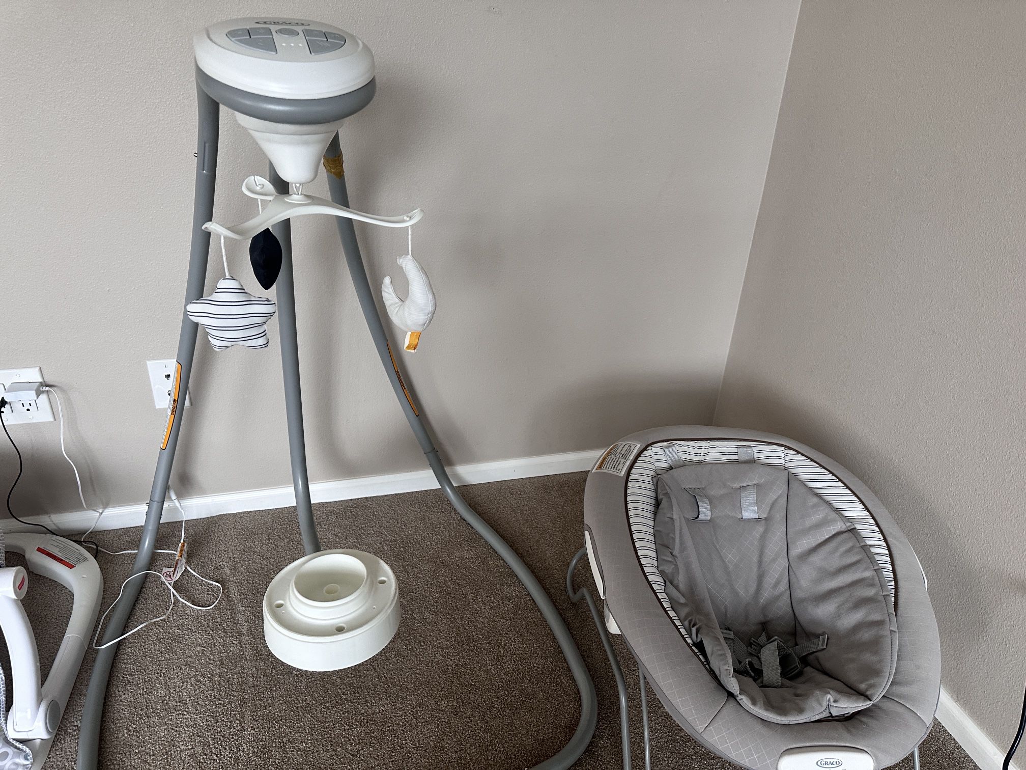 Graco baby swing and bouncer- like new