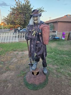 Life-Size Halloween grave robber Animatronic Decoration