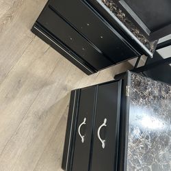 Dresser and 2 nightstands