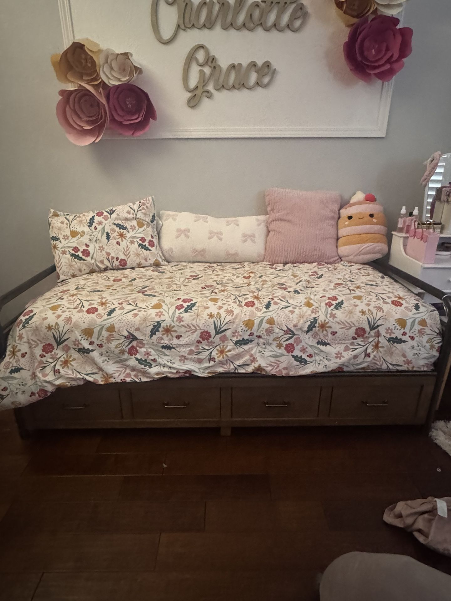 Pottery barn Twin Daybed