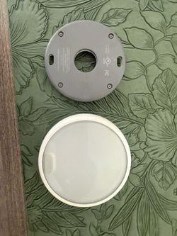 Nest Smart Thermostat with Wall Plate