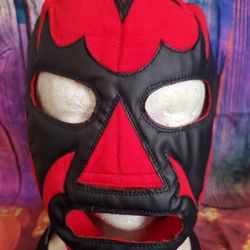 TRICK OR TREAT STUDIOS Rob Zombie 3 From Hell Black Satan Mask NEW Pro Wrestling
Ask For Video