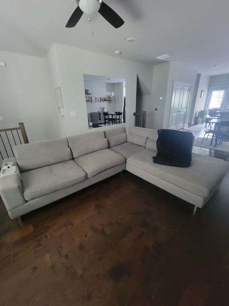 Modular Sectional Couch – Super Comfy & Clean!