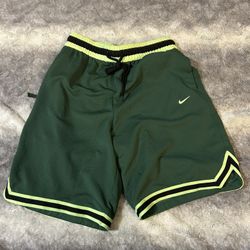 Nike DNA Dri Fit 3.0 Basketball Shorts Green Size Medium Euc