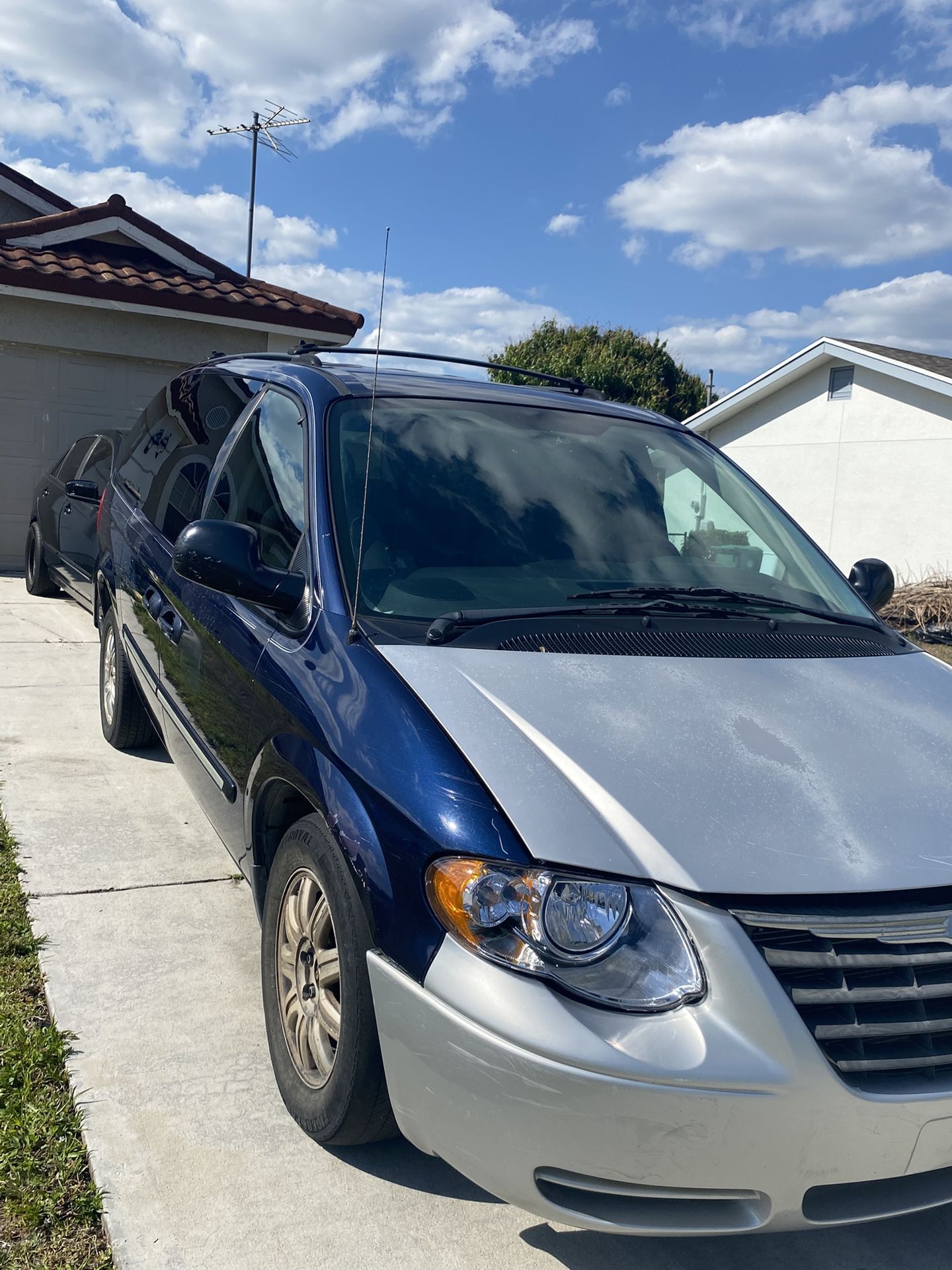2005 Chrysler Town & Country