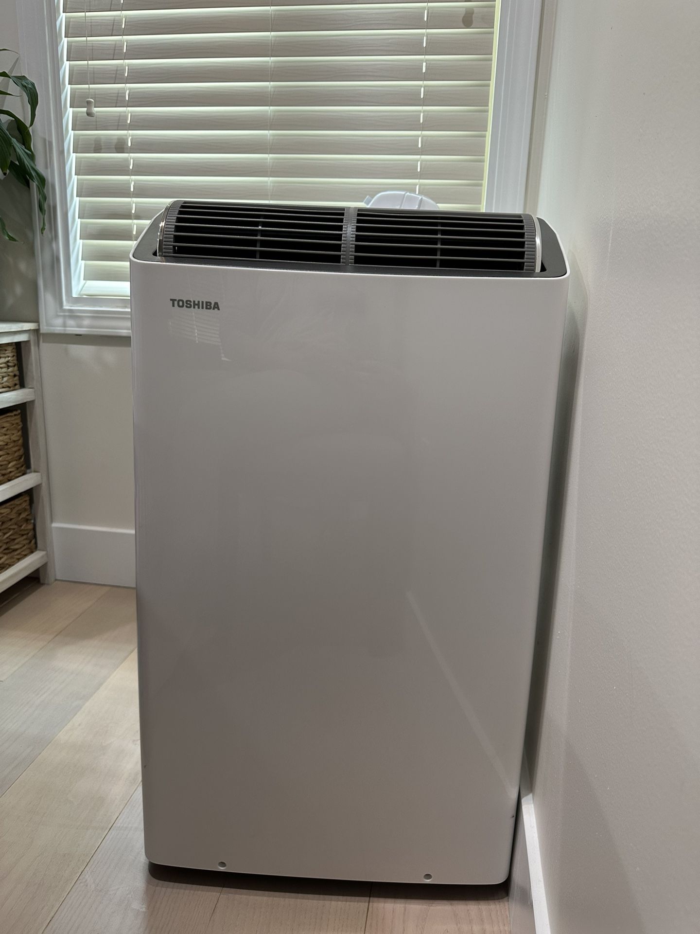 New Toshiba Air conditioner 14000 BTU