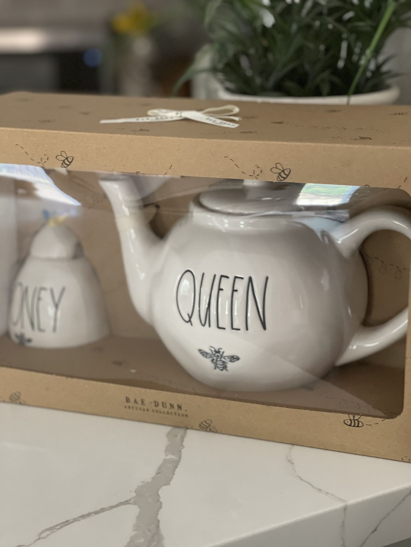 RAE DUNN TEA POT & HONEY SET