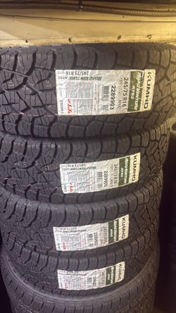 Kumho Road Venture AT52 245/75R16 Tires – Set of 4