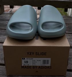 Size 10 - adidas Yeezy Slide “Salt”