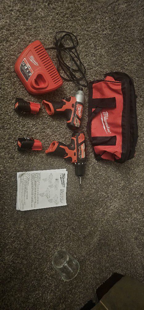 Milwaukee M12 3/8 Drill Driver And 1/4 Impact Driver 