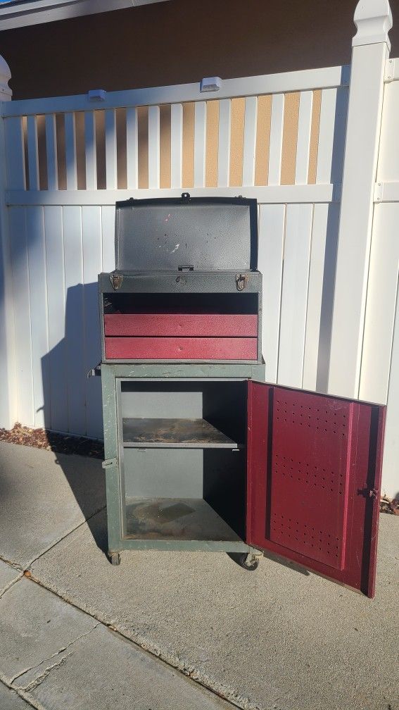 Cool Vintage Rolling Tool Cabinet with Tool Box.  NO SHIPPING AVAILABLE. 
P/U Yucaipa 