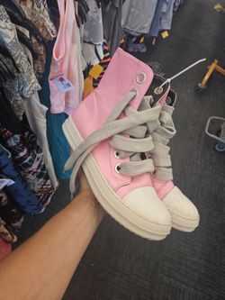 Size 10 used sneaker open offer