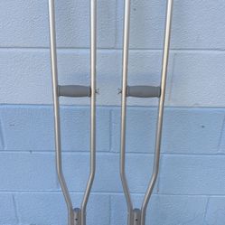 Adjustable crutches - 5’10” - 6’6”