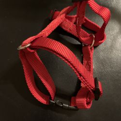 D-7  Expandable Harness, For Dogs Or Cats 10" At Smallest Size, 18" At Greater, Red  $5 