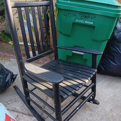 Silla Mecedora  $10 Precio Firme 