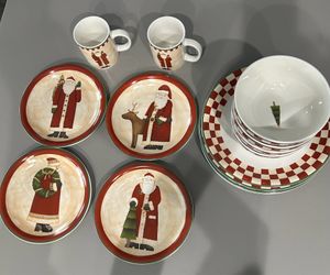 CHRISTMAS DISH SET - $15.00