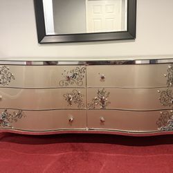 Heavy Duty Dresser And Mirror set 