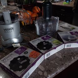 VEGGIE BULLET FOOD PROCESSOR IN EXCELLENT CONDITION NEW NEVER USED