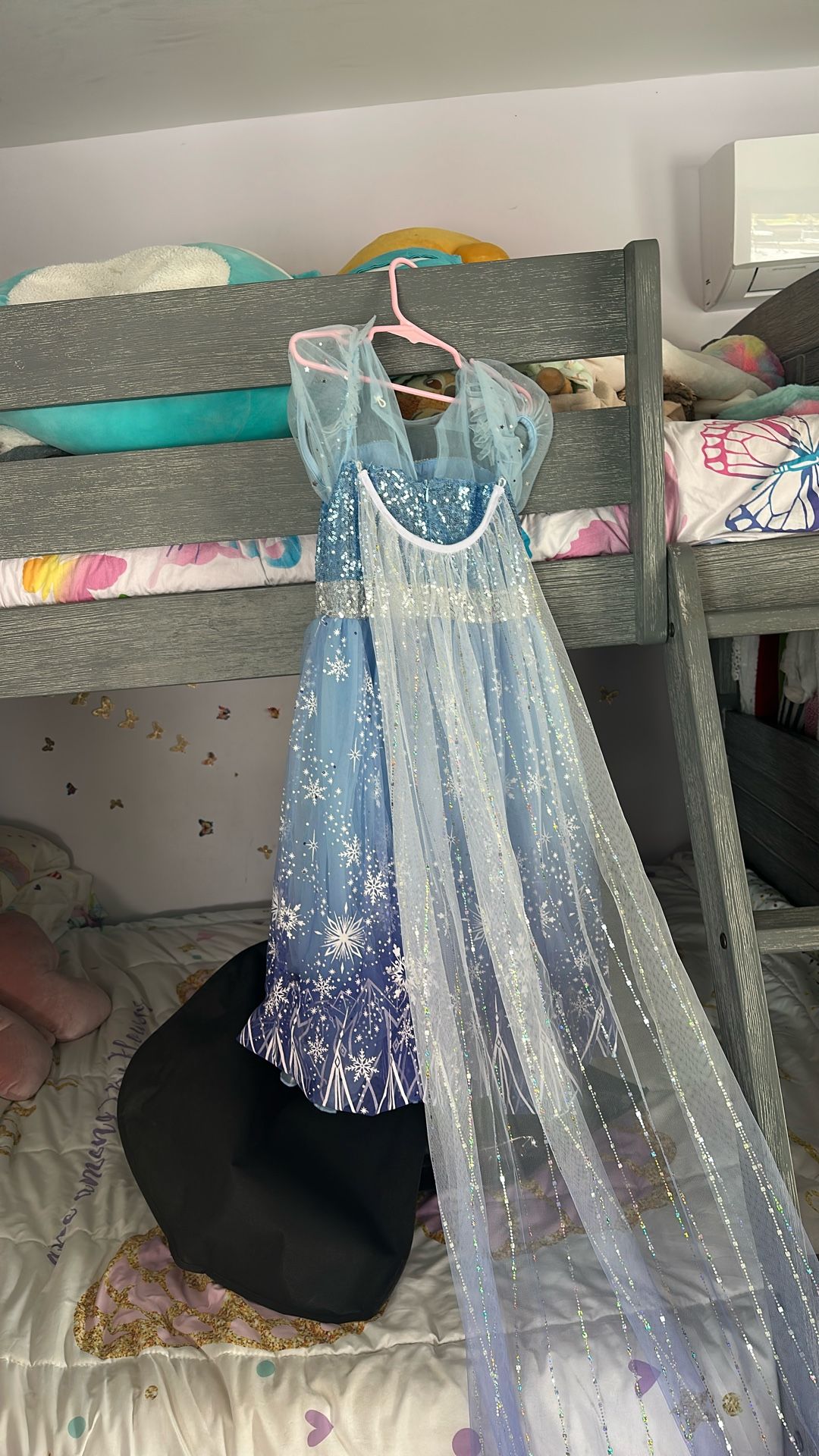 Lights Up Dress Princess With Long Cape Ana And Elsa