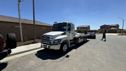 2013 Hino Tow Truck Ready To Go