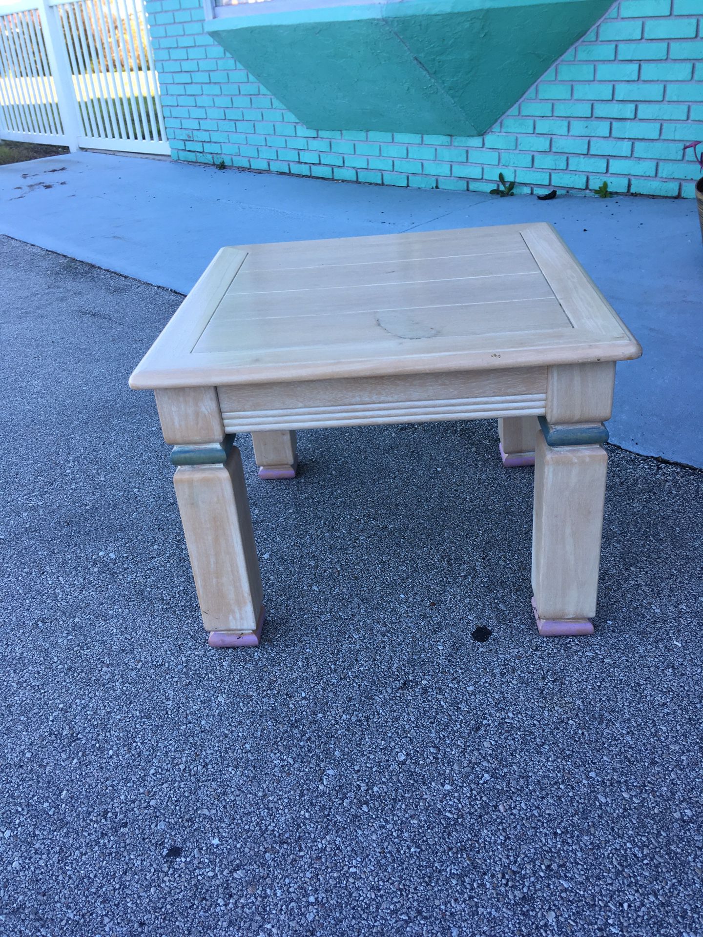 Corner table real wood