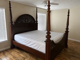 4 pillar heavy wood king bed