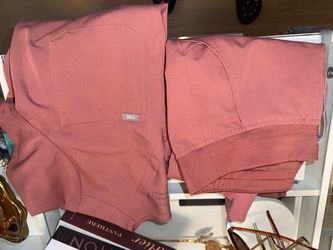 Figs sets size small