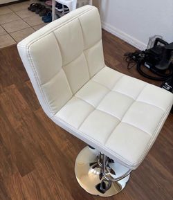 Set of 4 White Faux Leather Swivel Bar Stools – Adjustable Height