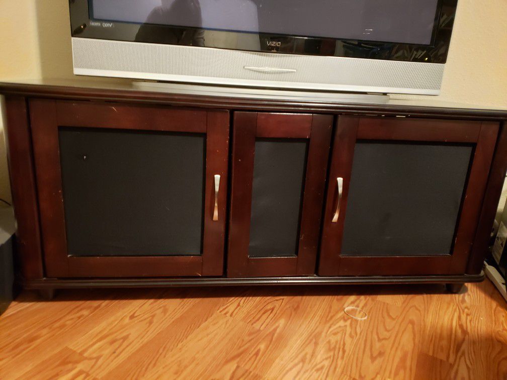 Free TV Cabinet Stand